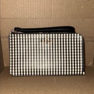 Kate Spade Medium L-zip Wristlet in Black Jazzy Gingham NWOT